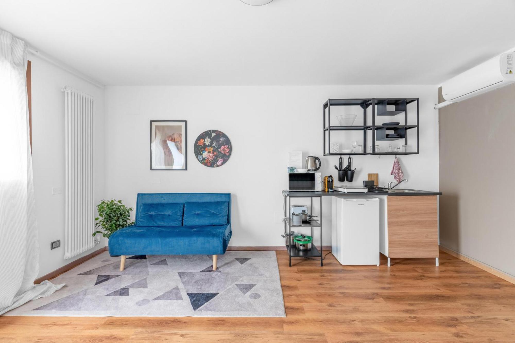 -Free Pool And Parking- Garda House Apartments Castelnuovo del Garda Exterior photo