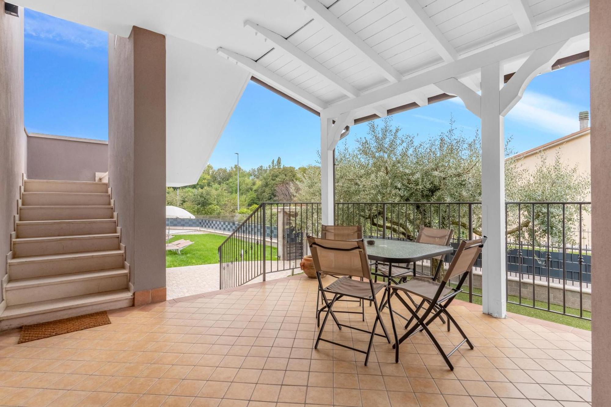 -Free Pool And Parking- Garda House Apartments Castelnuovo del Garda Exterior photo