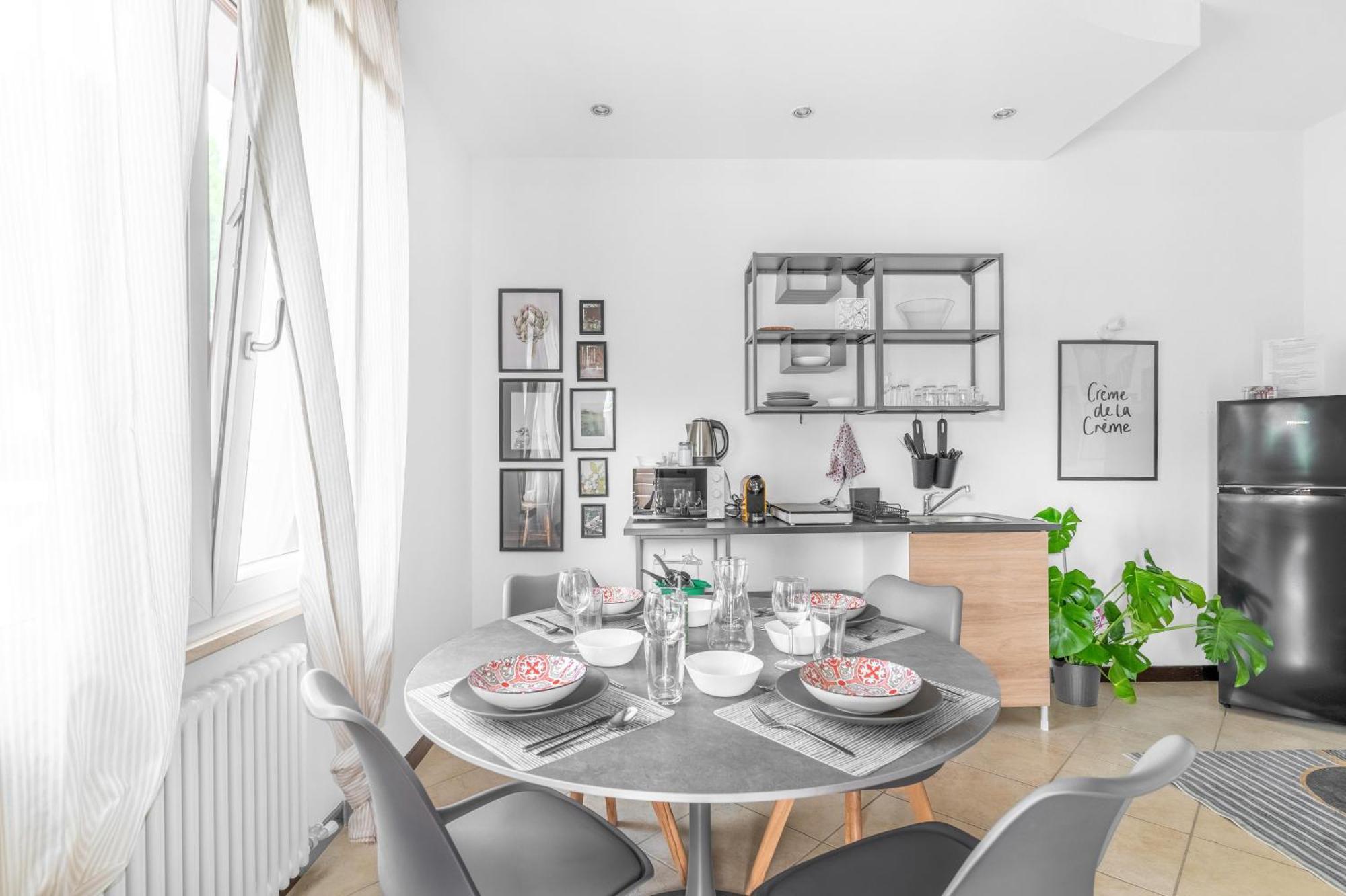 -Free Pool And Parking- Garda House Apartments Castelnuovo del Garda Exterior photo