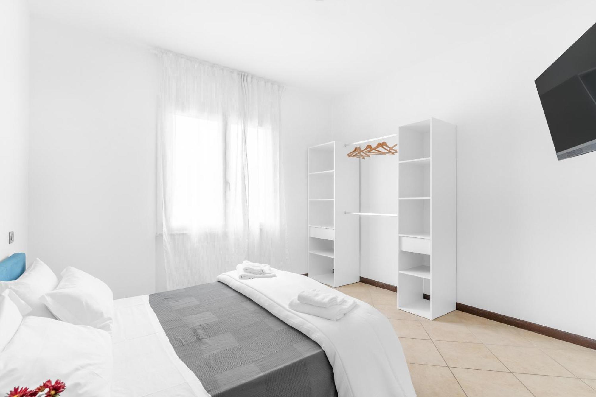 -Free Pool And Parking- Garda House Apartments Castelnuovo del Garda Exterior photo