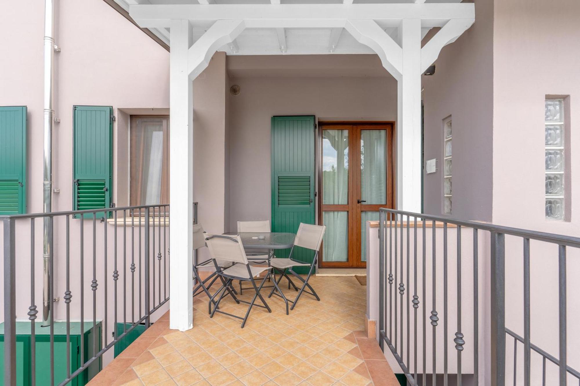 -Free Pool And Parking- Garda House Apartments Castelnuovo del Garda Exterior photo