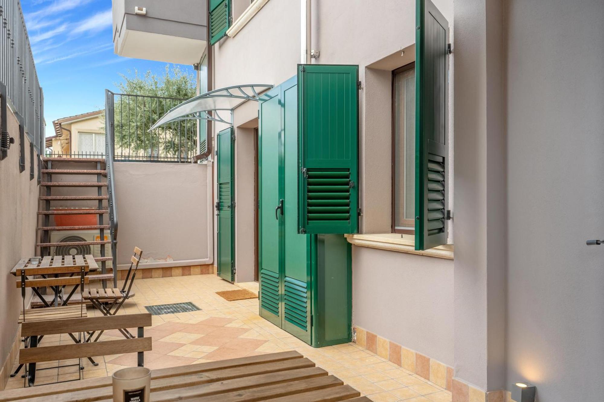 -Free Pool And Parking- Garda House Apartments Castelnuovo del Garda Exterior photo