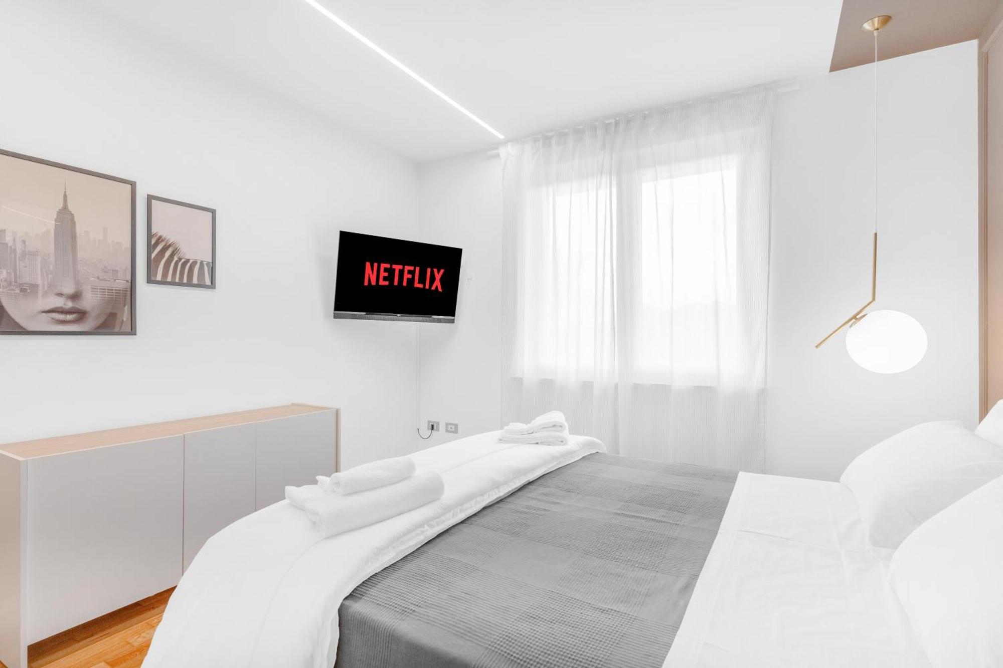 -Free Pool And Parking- Garda House Apartments Castelnuovo del Garda Exterior photo